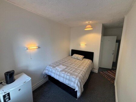 Bed and breakfast 1 bedroom, with parking
