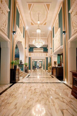 Hotel with jacuzzi