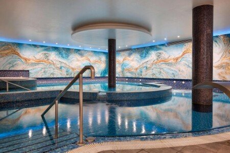 Hotel with jacuzzi