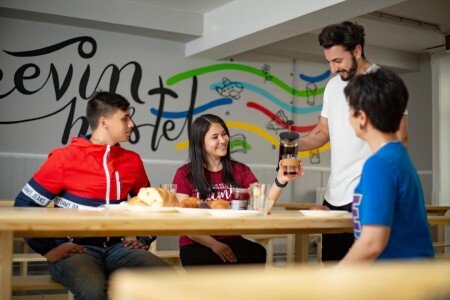 Auberge de jeunesse 2 voyageurs, avec jardin