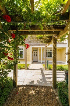 House 4 bedrooms, with pool