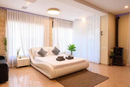 Bed and breakfast 6 guests, with jacuzzi