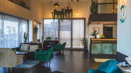 Hôtel design, avec climatisation
