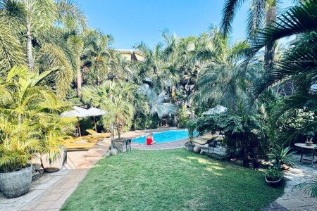 Bed and breakfast 4 guests, with pool