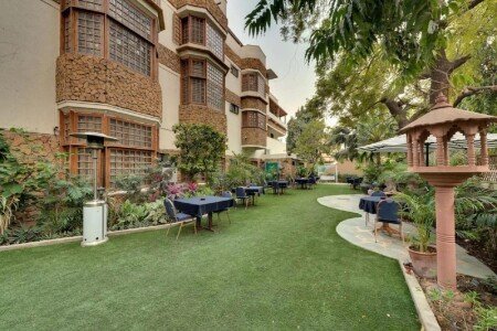 Hostel 3 guests, with pool