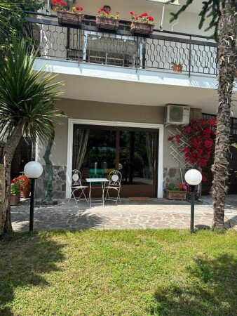 Bed and breakfast 3 camere, con giardino