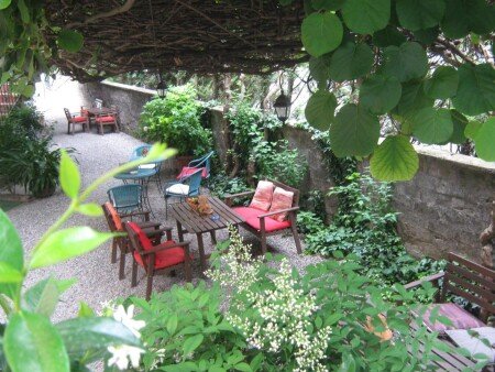 Hotel con giardino