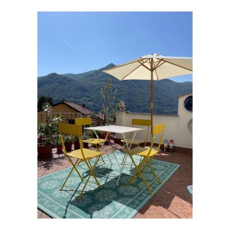 Casa 2 camere, con giardino