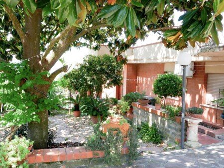 Appartamento 1 camera, con giardino