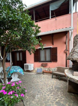 Casa 3 camere, con giardino