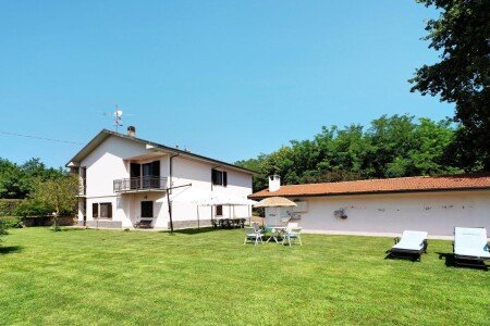 Casa 3 camere, con giardino