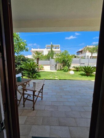 Casa 2 camere, con giardino