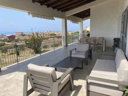 Casa 2 camere, con giardino