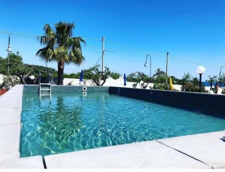 Hotel con piscina