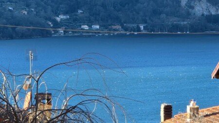 Casa 2 camere, con giardino