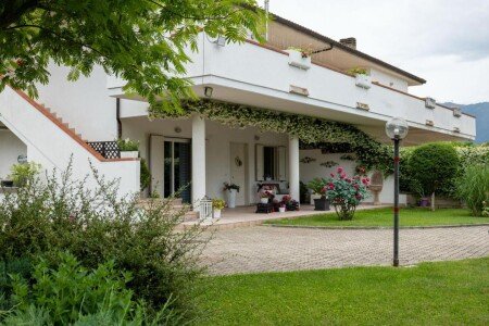 Casa 2 camere, con giardino