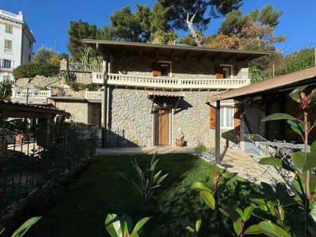 Casa 2 camere, con giardino