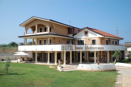 Hotel con giardino