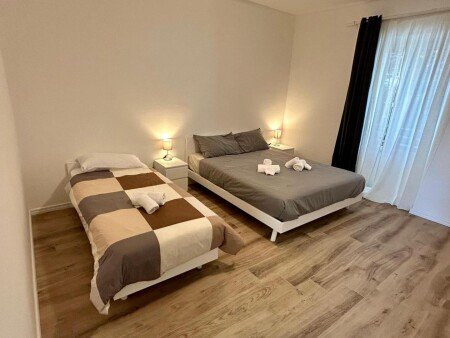 Casa 5 camere, con giardino