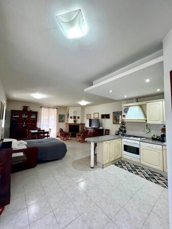 Casa 2 camere, con giardino