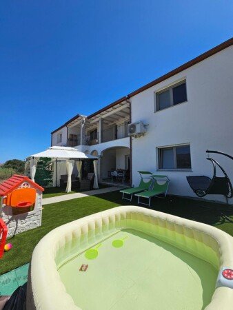 Villa 2 camere, con giardino