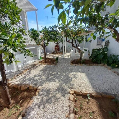 Casa 3 camere, con giardino