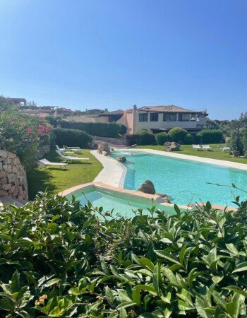 House 2 bedrooms, with pool