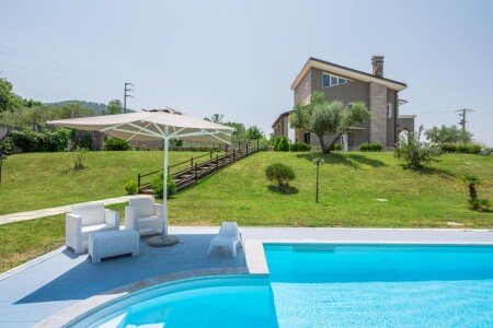 Villa 5 camere, con idromassaggio