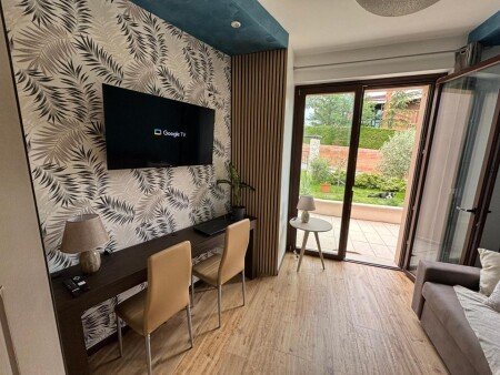 Casa 1 camera, con giardino