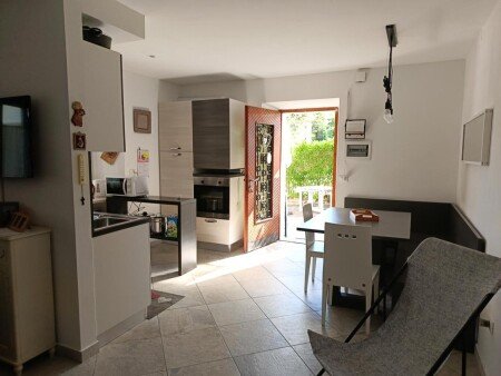 Appartamento 1 camera, con giardino