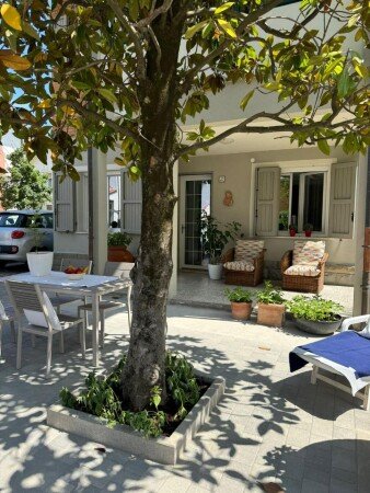 Casa 2 camere, con giardino