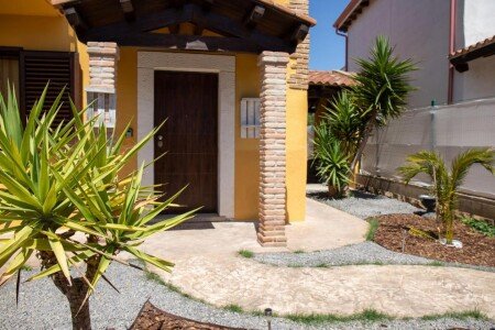 Casa 2 camere, con giardino