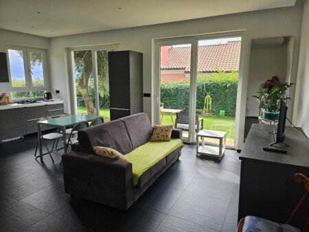 Villa 2 camere, con giardino