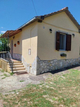 Casa 2 camere, con giardino