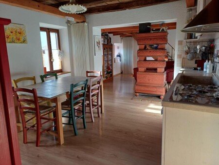 Casa 2 camere, con giardino