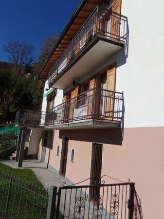 Casa 2 camere, con giardino