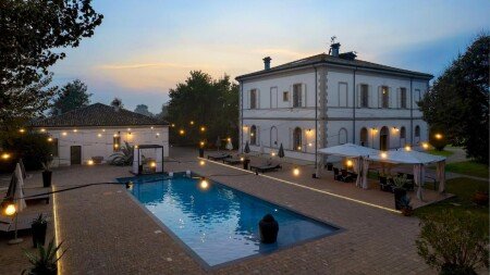 Villa 5 camere, con idromassaggio