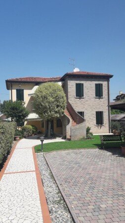 Bed and breakfast 5 ospiti, con giardino