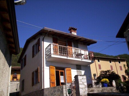 Casa 2 camere, con giardino