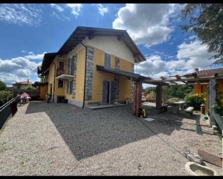 Casa 2 camere, con parcheggio