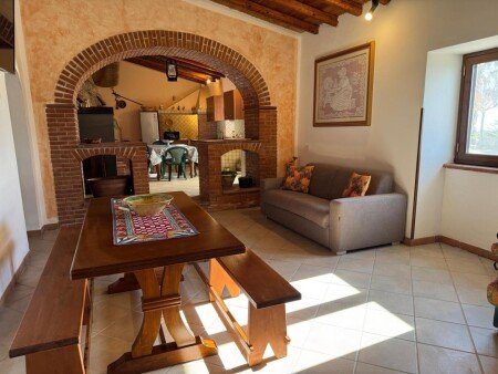 Casa 2 camere, con giardino