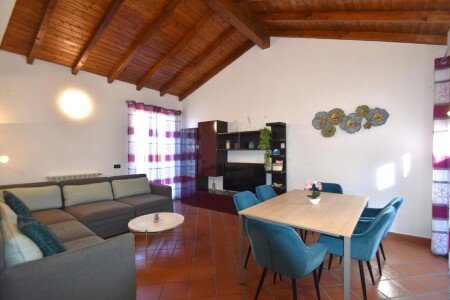 Villa 2 camere, con giardino
