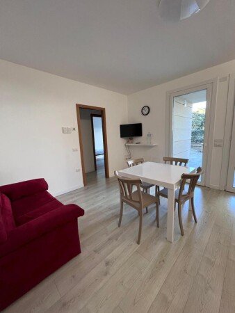 Casa 1 camera, con giardino