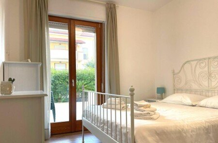 Casa 2 camere, con giardino