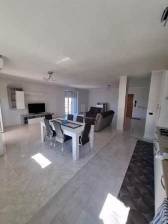 Appartamento 3 camere, con giardino