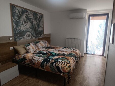 Appartamento 1 camera, con giardino