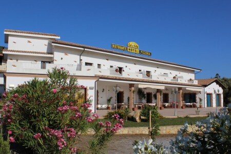 Hotel con giardino
