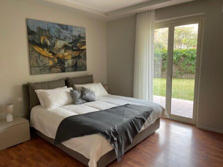 Casa 1 camera, con giardino