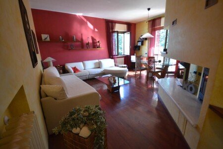 Casa 2 camere, con giardino