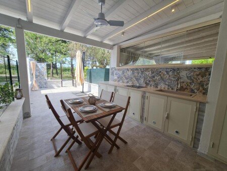 Casa 1 camera, con giardino